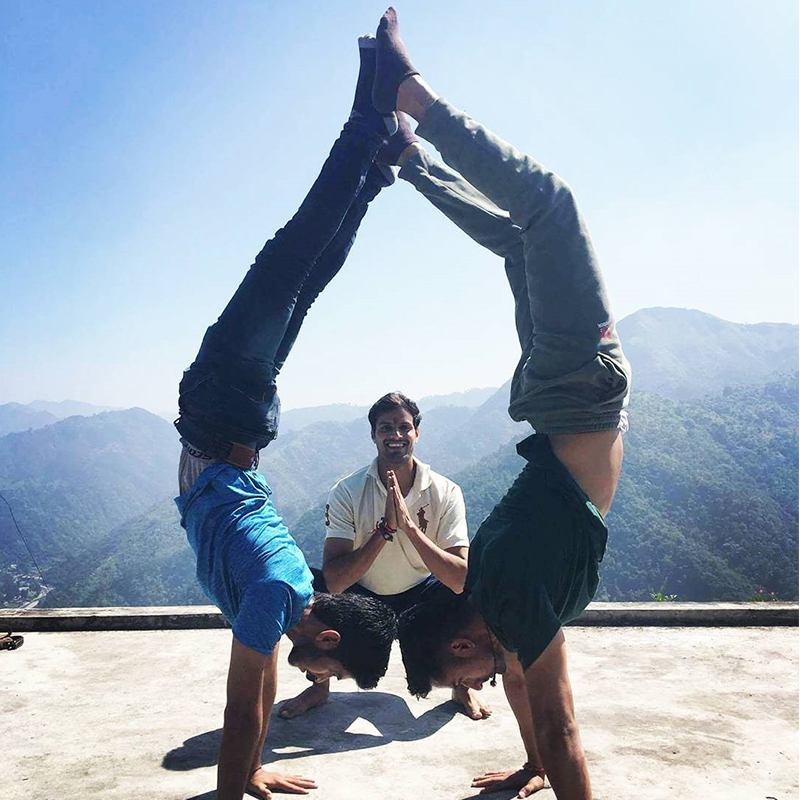 200 Hour Yoga Teacher Training in Rishikesh (Hatha, Asthanga Yoga TTC)